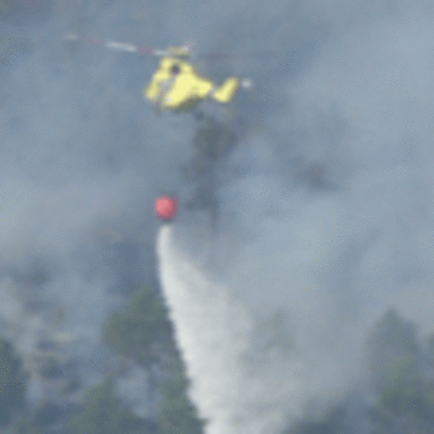 UN INCENDIO FORESTAL AFECT A ZONA DE MONTE EN MOUGS-OIA