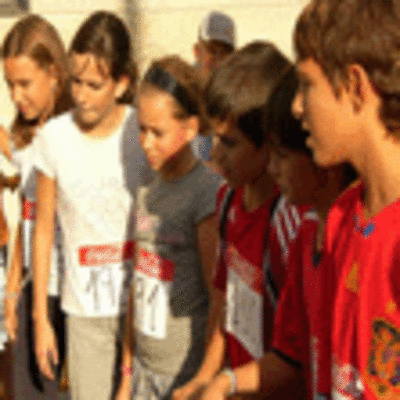 ESPECIAL X CARREIRA PEDESTRE POPULAR JULIA VAQUERO EN A GUARDA