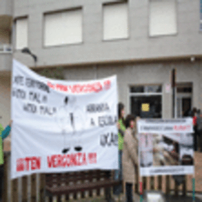 ESPECIAL - CONCENTRACIN EN DEFENSA DO ENSINO PBLICO EN TOMIO