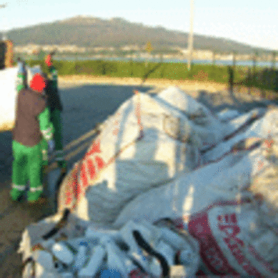 ESPECIAL - DIOGO RECIBU ONTE PRETO DE 3 TONELADAS DE ENVASES PLSTICOS PARA A SA NOVA MAN MIOELCTRICA