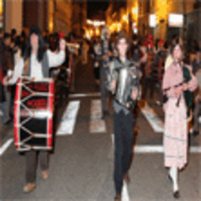 TOMIO E GOIN ULTIMAN OS SEUS DESFILES DE CARROZAS