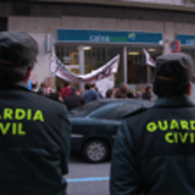 ESPECIAL - AFECTADOS POR LAS PARTICIPACIONES PREFERENTES EN EL BAIXO MIO SE MANIFESTARON AYER EN TUI, O ROSAL Y A GUARDA