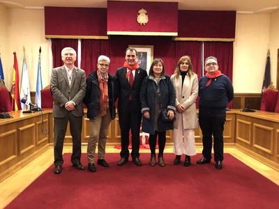 Máis de 138 cidades, entre elas Tui, realizarán a Alfombra Mundial en xullo de 2021 promovida polos Alfombristas do Camiño