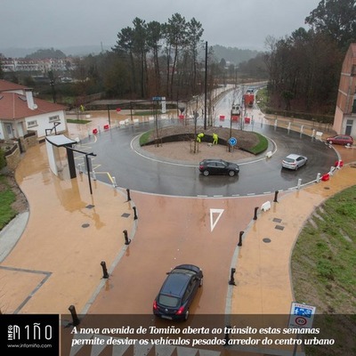 A nova avenida de Tomiño aberta ao tránsito estas semanas permite desviar os vehículos pesados arredor do centro urbano