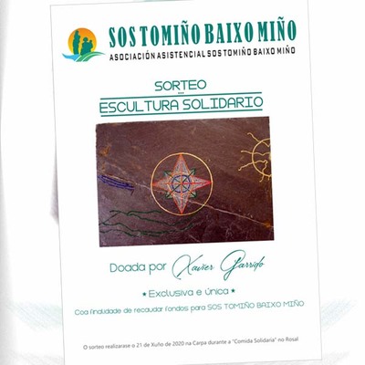 El escultor oiense Xavier Garrido dona una escultura a la Asociación Asistencial SOS Tomiño Baixo Miño.