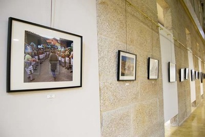 Fernando Seadur presenta en Tui a súa mostra fotográfica -As raigañas do Entroido-