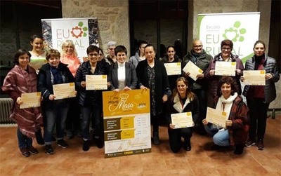 Grande éxito do curso de elaboración artesanal de ungüentos de Eurural celebrado no Rosal 