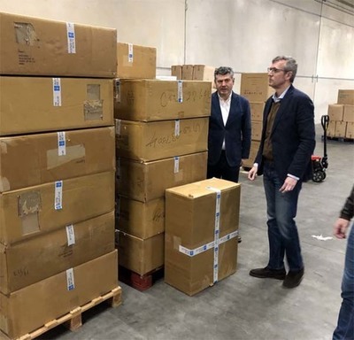 A Xunta repartirá esta semana 100.000 mascarillas que chegarán directamente aos concellos galegos a través dun novo centro loxístico