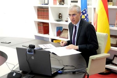 A Xunta defende a importancia de dotar de liquidez ao tecido empresarial galego a curto e medio prazo para favorecer a súa reactivación