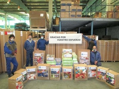 A empresa Depósitos Coballes doa alimentos ao Rosal para axudar a paliar a situación de emerxencia social