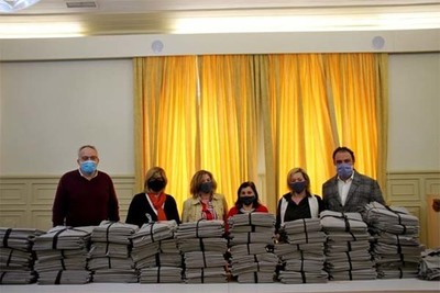 Voluntárias entregam equipamento de proteção individual à Câmara Municipal