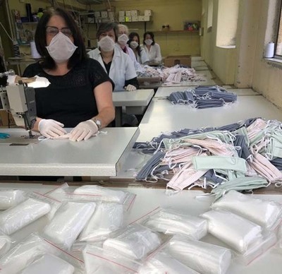 Un taller de costura do Rosal confecciona 1.000 mascarillas hixiénicas reutilizables 