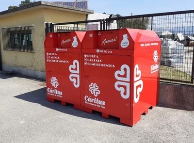 Instalados  en Tui os primeiros 8 contedores para a recollida de roupa usada en colaboración con Cáritas