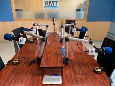 A Radio Municipal de Tui renovou e dixitalizou o seu equipamento