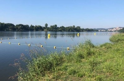 Tui baliza as praias de Areeiros e O Penedo e coloca carteis informativos coas medidas preventivas da COVID19