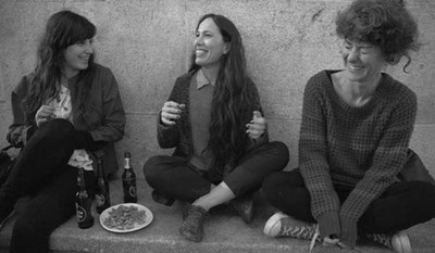 O servizo de Igualdade de Tomiño convida á poboación moza a ver a película -Tódalas mulleres que coñezo-, de Xiana do Teixeiro