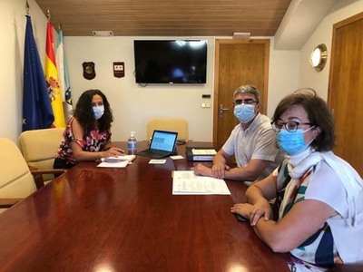 O alcalde guardés entrega en Portos o proxecto do acceso sur ao Porto da Guarda