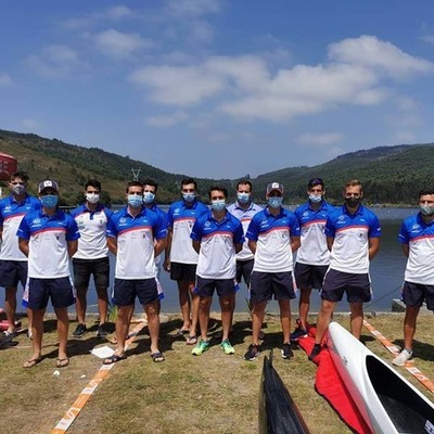 El Kayak Tudense y ciudad de Pontevedra dominan el autonómico senior