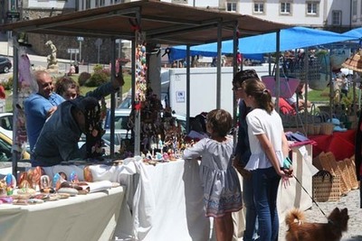 A Guarda invita a artesanos y asociaciones sin ánimo de lucro de la comarca a participar en un mercado