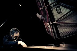 Alberto Vilas sorprenderá ao público co seu concerto de piano no Espazo Fortaleza de Goián