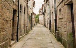 O Concello de Tui aproba novas axudas para vivendas da ARI de Tui