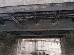 C21 solicita un examen del puente ? pasarela que se encuentra sobre la fuente y el  lavadero de la bajada a la Marina