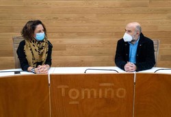 O deputado do BNG no Congreso visita Tomiño para interesarse polo proxecto da biblioteca municipal