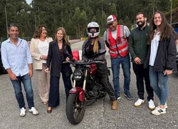 Infominho -  Los jvenes en Galicia pueden solicitar hasta 400 euros para el carn de coche y 150 euros para el de moto - 