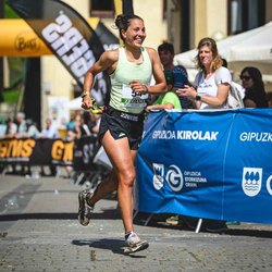 Infominho -  La triatleta internacional Saleta Castro apadrina la 15K del Atlntico en su edicin solidaria 2025 - 