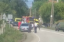 Infominho -  Colisin en el cruce de Leirado (Salvaterra) entre un coche y una ambulancia paraliza el trfico - 