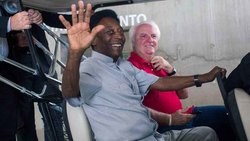 Infominho -  Pel deja su huella en Goin: el club recibir un regalo del -Rey del Ftbol- - 