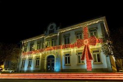 Infominho -  Vila Nova de Cerveira arranca su Navidad con el espectacular -Ligar das Luzes- y msica gospel en el Centro Histrico - 