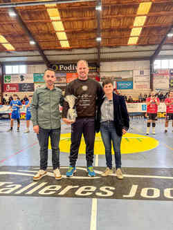 Infominho -  O Rosal celebr la carrera de Javi Daz y bautiz el Pabelln Municipal con su nombre - 