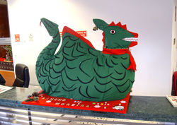 Infominho -  Moncao celebra el esp�ritu navide�o con la exposici�n colectiva de la -Coca de Moncao- - 