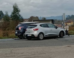 Infominho -  Choque entre dos veh�culos en la PO-552 en Tomi�o genera atascos a la altura de Est�s - 