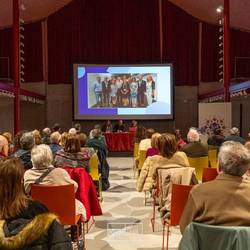 Infominho -  La doctora tudense Carmen Rodr�guez present� en Tui su nuevo libro de psicodermatolog�a - 