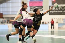 Infominho - El Guardés cae ante el Málaga en A Sangriña y baja a la cuarta plaza (19-25) - Infominho - El Guardés cae ante el Málaga en A Sangriña y baja a la cuarta plaza (19-25) -