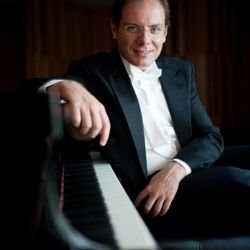 Infominho -  El Palco das Artes de Vila Nova de Cerveira acoge un recital de Ant�nio Oliveira  - 