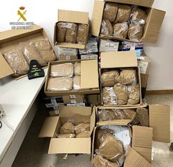 Infominho -  La Guardia Civil destapa una red de venta online de tabaco il�cito en el sur de Pontevedra - 