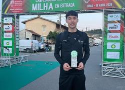 Infominho -  El atleta guard�s �lex Sierpes bate el r�cord absoluto gallego de milla - 