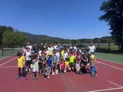 Infominho -  �xito del torneo ben�fico de tenis en Tomi�o: deporte, infancia y compromiso social - 
