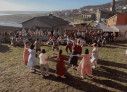 Infominho -  Oia tiene nombre de mujer: entre el mar y la monta�a, una historia compartida - 