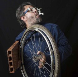 Infominho - Xavi Bufa convierte objetos cotidianos en instrumentos en el Miúdo Verán de A Guarda - Infominho - Xavi Bufa convierte objetos cotidianos en instrumentos en el Miúdo Verán de A Guarda -
