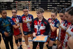 Infominho -  Luc�a Cruces cierra su etapa como coordinadora de la cantera del Atl�tico Guard�s - 