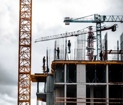 Infominho -  Construcci�n sostenible: c�mo BIM, la industrializaci�n, los materiales ecol�gicos y la normativa est�n transformando el sector en Galicia - 