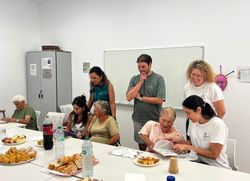 Infominho -  Tomi�o cierra un nuevo curso de los talleres de estimulaci�n cognitiva para personas con Alzheimer - 