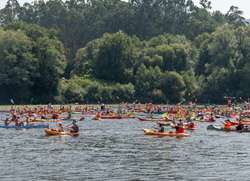 Infominho -  450 personas se lanzar�n este s�bado al Mi�o en el Descenso Popular de Tui - 