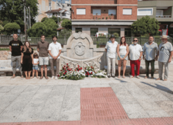 Infominho -  Una ofrenda floral mantiene viva la memoria de las v�ctimas de la represi�n en Salvaterra - 
