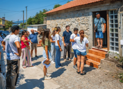 Infominho -  Caminha rehabilita dos viviendas en situaci�n de riesgo gracias al trabajo de 12 j�venes voluntarios - 