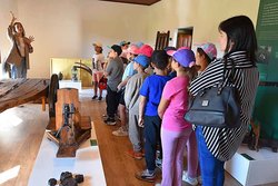 Infominho -  Valen�a une a ni�os y mayores para reivindicar el papel de las mujeres rurales y mantener vivas las tradiciones - 